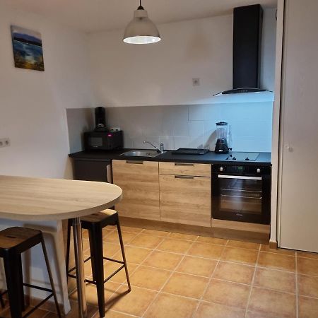Appartement 1 Chambre Avec Piscine อูเซส ภายนอก รูปภาพ